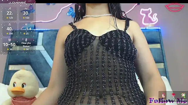 Snapshot of Roxan-Fox- chatting on February 2026 04:08:01 AM Roxan-Fox- online show from February 2026 04:08:01 AM