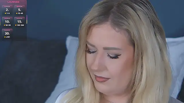 Snapshot of OndinaNoire chatting on February 2026 08:35:01 PM OndinaNoire online show from February 2026 08:35:01 PM