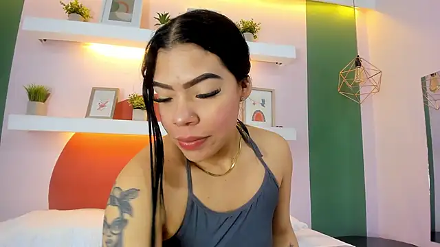 Sophia Salem online show from March 2026 12:00:02 PM