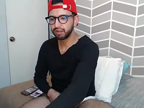 thomass1018 online show from July 2026 04:19:01 AM