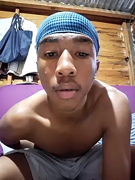 Snapshot of Peterveero12 chatting on February 2026 05:09:02 PM Peterveero12 online show from February 2026 05:09:02 PM