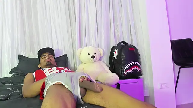 Snapshot of Rpoolrboy chatting on April 2026 05:40:01 AM Rpoolrboy online show from April 2026 05:40:01 AM