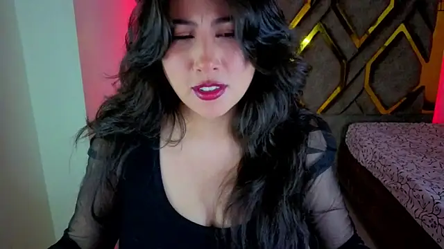 Snapshot of Luvienne chatting on February 2026 08:27:01 PM Luvienne online show from February 2026 08:27:01 PM