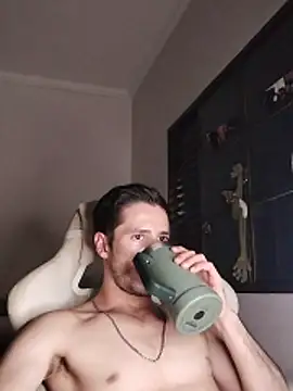 Snapshot of Cshunderlick chatting on February 2026 01:10:02 AM Cshunderlick online show from February 2026 01:10:02 AM