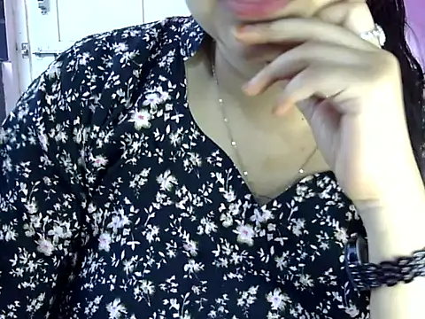 Cute Aliyaa online show from June 2026 12:18:02 PM