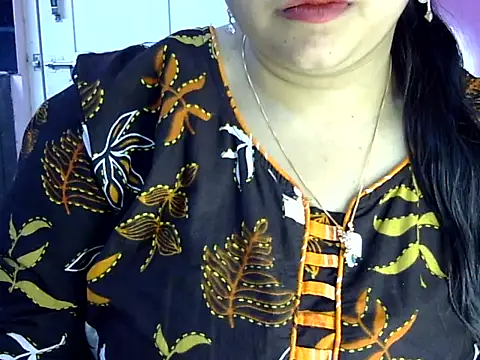 Cute Aliyaa online show from June 2026 01:37:01 PM