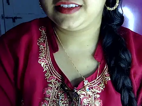 Cute Aliyaa online show from July 2026 01:28:01 PM