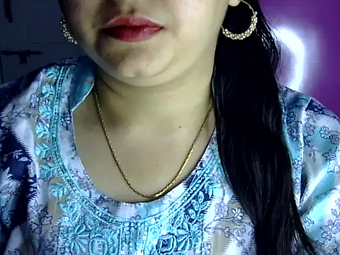 Cute Aliyaa online show from July 2026 01:50:01 PM