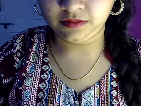 Cute Aliyaa online show from July 2026 12:42:02 PM