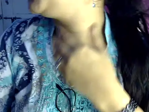 Cute Aliyaa online show from July 2026 12:30:01 PM