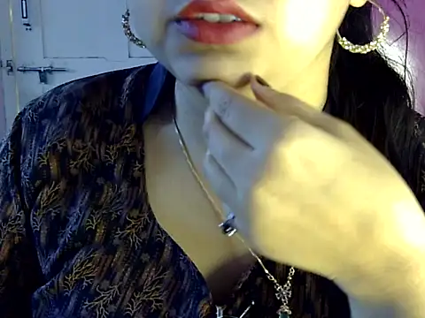 Cute Aliyaa online show from July 2026 11:19:01 AM