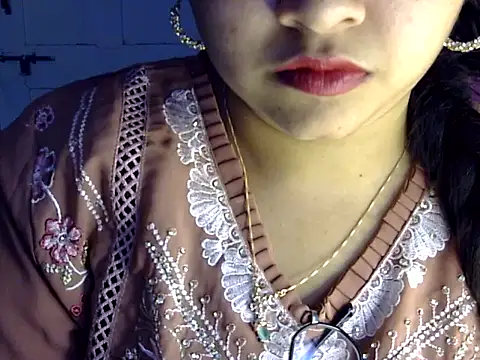 Cute Aliyaa online show from July 2026 01:53:01 PM