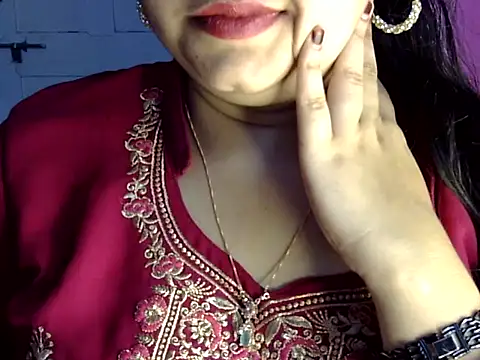 Cute Aliyaa online show from July 2026 02:02:01 PM
