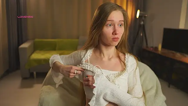 Snapshot of SharaNewbern chatting on February 2026 02:11:02 PM SharaNewbern online show from February 2026 02:11:02 PM