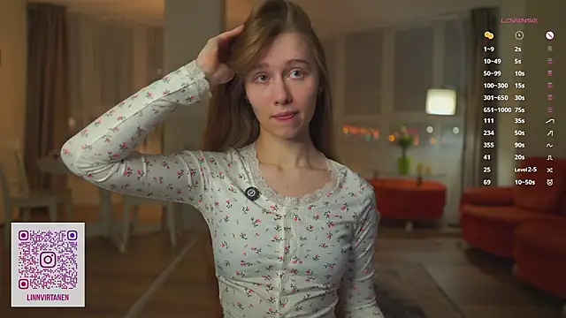 Snapshot of SharaNewbern chatting on February 2026 03:35:02 PM SharaNewbern online show from February 2026 03:35:02 PM