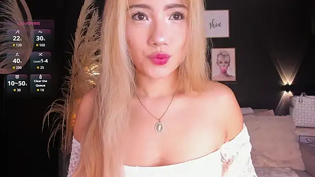 Snapshot of Isa_cortes_ chatting on May 2026 01:29:02 PM Isa cortes online show from May 2026 01:29:02 PM