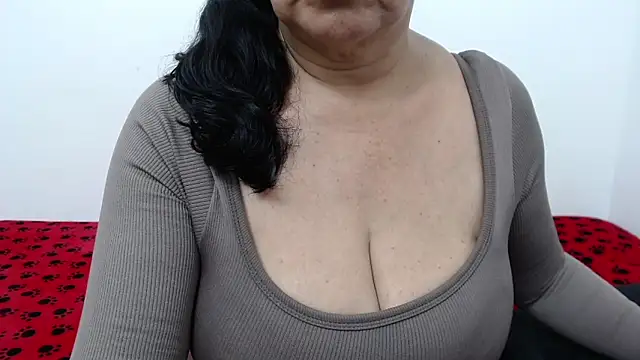 ElizabethMiler online show from July 2026 06:25:01 PM