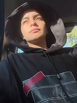 bliinkii and luka  online show from February 2026 12:49:01 PM