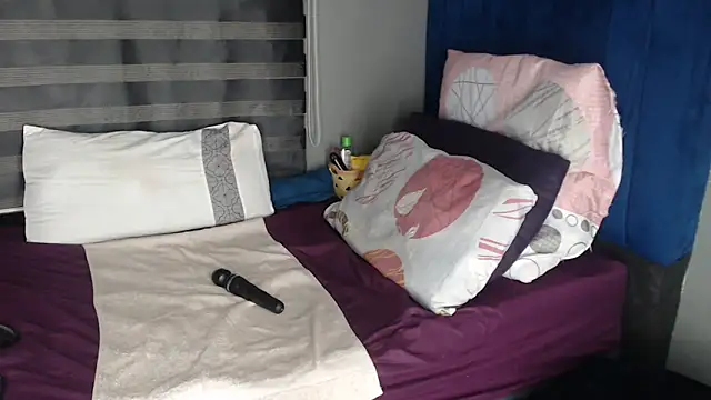 BLACK BERRY xXx online show from April 2026 04:23:01 PM