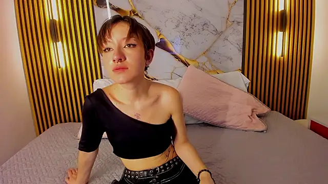 Snapshot of noha_ns chatting on February 2026 09:32:02 PM noha ns online show from February 2026 09:32:02 PM