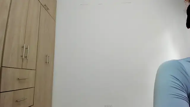 Hannakitten77 online show from February 2026 10:41:02 PM