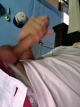 Snapshot of Chris_snei chatting on April 2026 07:30:02 PM Chris snei online show from April 2026 07:30:02 PM