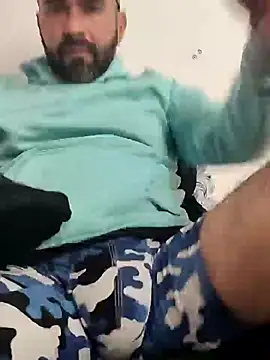 hairyandbigmann online show from April 2026 08:06:01 PM