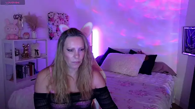 Snapshot of ArchangelTheFrancaise chatting on February 2026 02:10:01 PM ArchangelTheFrancaise online show from February 2026 02:10:01 PM