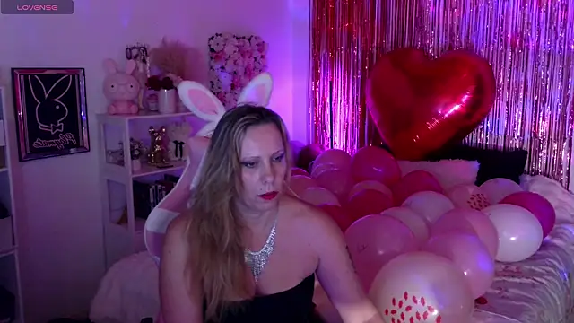 Snapshot of ArchangelTheFrancaise chatting on February 2026 09:33:02 PM ArchangelTheFrancaise online show from February 2026 09:33:02 PM