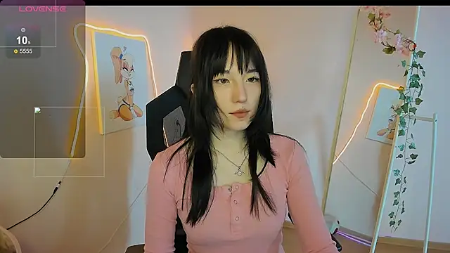 AliceeinWonderlanddd online show from May 2026 01:44:01 AM