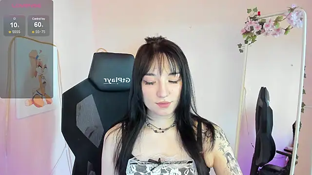 AliceeinWonderlanddd online show from May 2026 02:09:02 AM