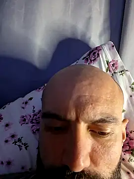 Robsonitj90 online show from May 2026 03:57:01 AM