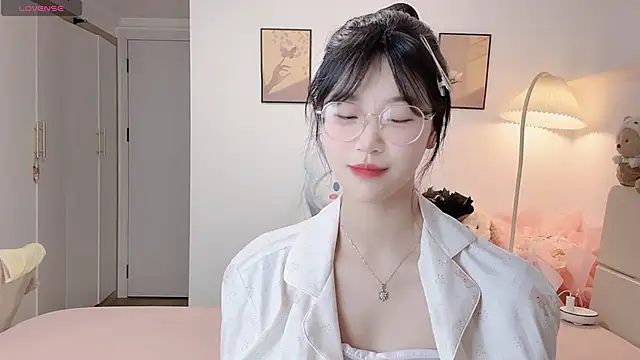 Luminous4173 online show from May 2026 01:05:02 PM
