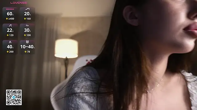 Candylolly    online show from April 2026 03:14:02 PM