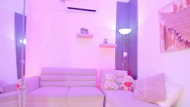 TAHIELA  online show from February 2026 10:38:01 AM