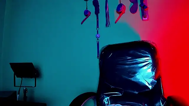 Snapshot of hazz_smith_ chatting on February 2026 05:45:02 PM hazz smith online show from February 2026 05:45:02 PM