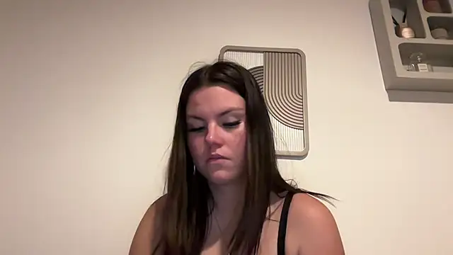 kiaraaaa75 online show from February 2026 05:11:01 PM