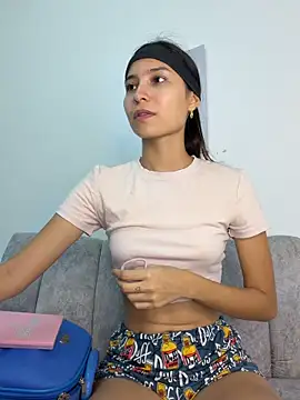 velvetluna  online show from April 2026 02:23:02 PM