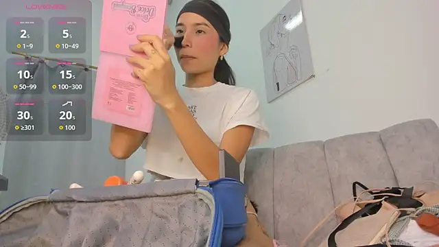 velvetluna  online show from May 2026 01:05:01 PM
