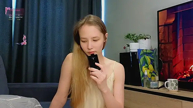 Snapshot of y0ur_sunshinee chatting on February 2026 06:18:02 AM y0ur sunshinee online show from February 2026 06:18:02 AM