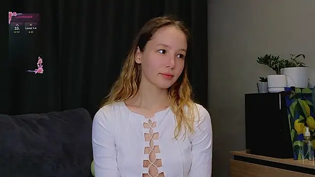 Snapshot of y0ur_sunshinee chatting on February 2026 10:19:02 PM y0ur sunshinee online show from February 2026 10:19:02 PM