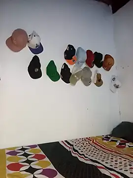 Snapshot of Leyder31 chatting on February 2026 12:09:02 AM Leyder31 online show from February 2026 12:09:02 AM