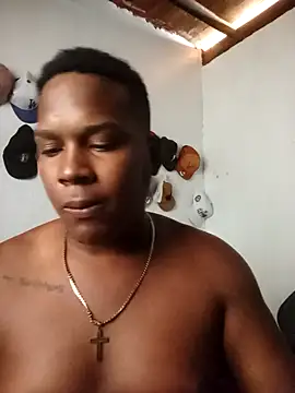 Snapshot of Leyder31 chatting on February 2026 02:05:01 PM Leyder31 online show from February 2026 02:05:01 PM