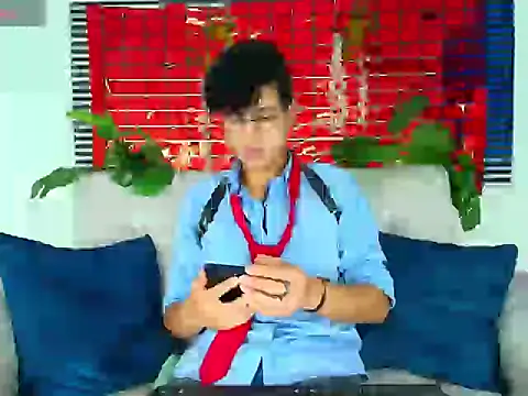 ThiiagoSaeenz online show from February 2026 10:50:01 PM