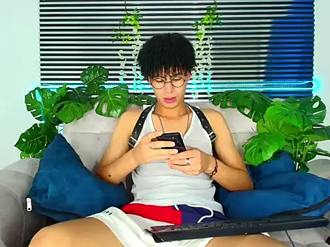 ThiiagoSaeenz online show from March 2026 04:03:02 PM