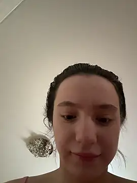 Snapshot of MiaTee chatting on February 2026 03:17:01 AM MiaTee online show from February 2026 03:17:01 AM