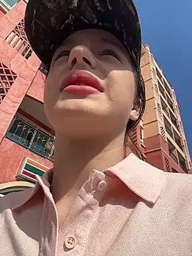 Snapshot of MiaTee chatting on March 2026 02:16:02 AM MiaTee online show from March 2026 02:16:02 AM