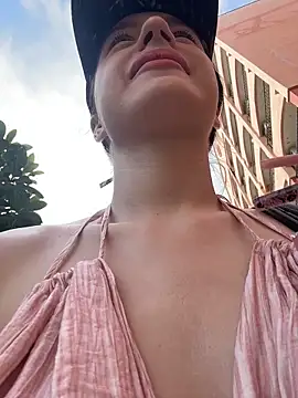 Snapshot of MiaTee chatting on March 2026 02:26:01 AM MiaTee online show from March 2026 02:26:01 AM