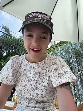 Snapshot of MiaTee chatting on March 2026 02:59:01 AM MiaTee online show from March 2026 02:59:01 AM