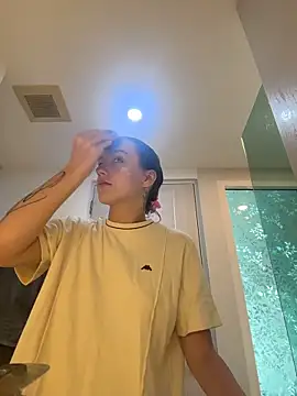 Snapshot of MiaTee chatting on March 2026 02:17:02 AM MiaTee online show from March 2026 02:17:02 AM